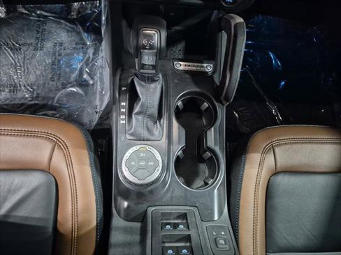 New 2024 Ford Bronco Outer Banks image 15