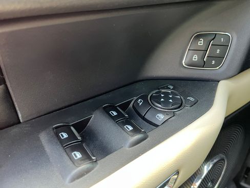 Used 2019 Ford Expedition Platinum AWD/4WD image 27