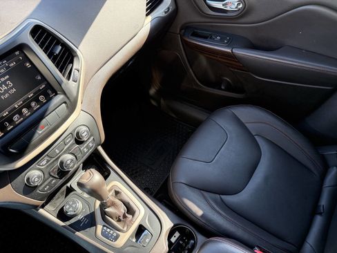 Used 2014 Jeep Cherokee Trailhawk w/ Comfort/Convenience Group image 25