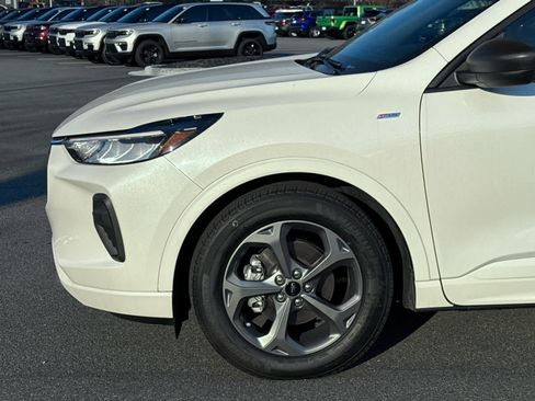 Used 2023 Ford Escape ST-Line w/ Tech Pack #1 image 11