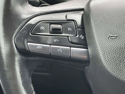Used 2022 Cadillac XT4 Premium Luxury w/ Enhanced Visibility Package FWD image 30