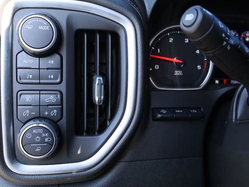 Used 2020 Chevrolet Silverado 2500 LTZ w/ Technology Package image 12