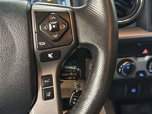 Used 2019 Toyota Tacoma SR5 AWD/4WD image 19