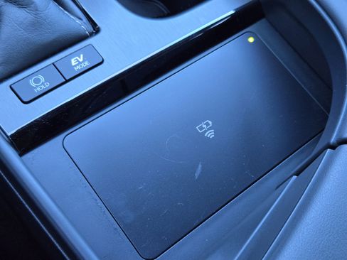 Used 2024 Lexus ES 300h F Sport image 18