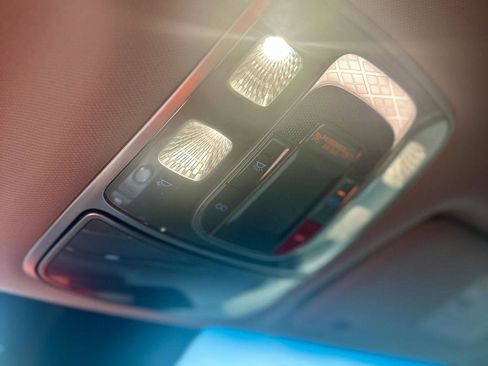 Used 2025 Genesis GV70 2.5T image 23