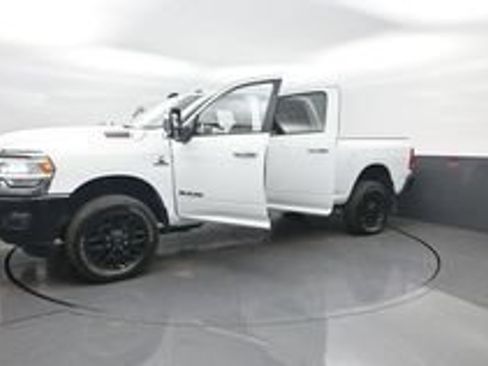 Used 2023 RAM 2500 Laramie AWD/4WD image 8