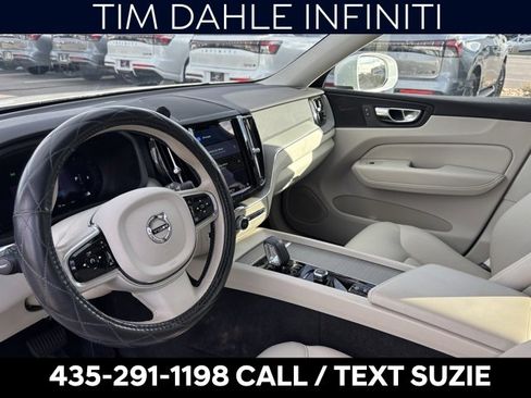 Used 2023 Volvo XC60 B5 Plus image 10