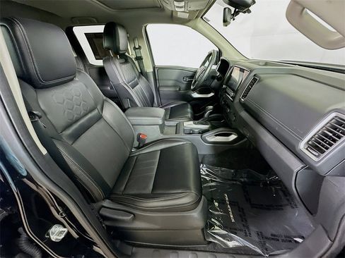 Used 2024 Nissan Frontier SL w/ Technology Package image 12