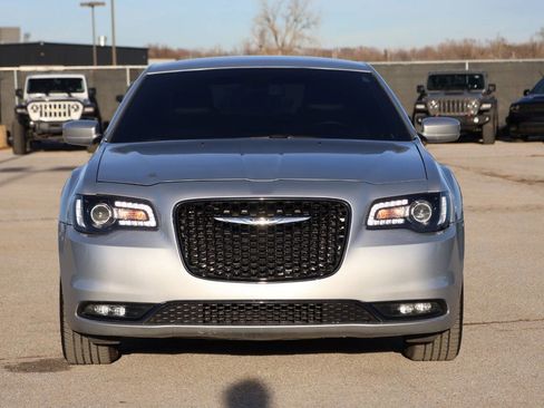 Used 2020 Chrysler 300 S image 2