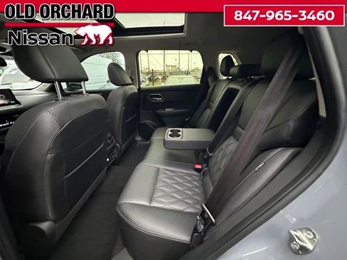 Used 2024 Nissan Rogue Platinum w/ Platinum Premium Package AWD/4WD image 12