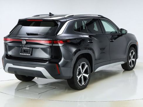 New 2026 Volkswagen Tiguan SE image 9