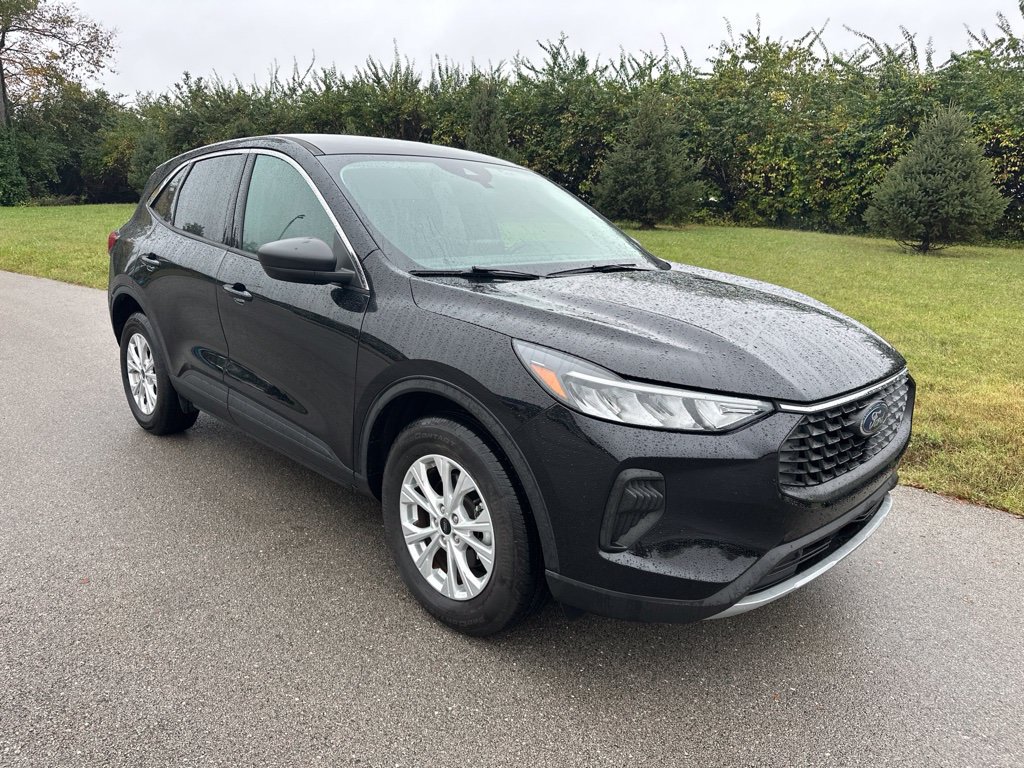 Used 2024 Ford Escape Active AWD/4WD image 1