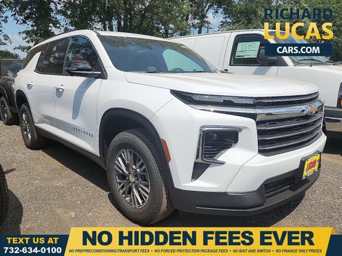 New 2026 Chevrolet Traverse LT w/ Driver Confidence Package AWD/4WD image 1