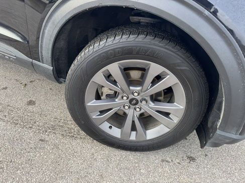 Certified 2021 Ford Explorer XLT w/ Equipment Group 202A image 37
