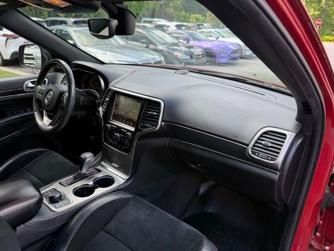 Used 2017 Jeep Grand Cherokee Trailhawk AWD/4WD image 25