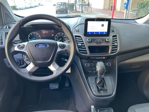 Used 2021 Ford Transit Connect XLT image 11