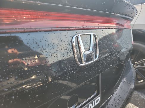 Used 2024 Honda Civic EX-L image 6