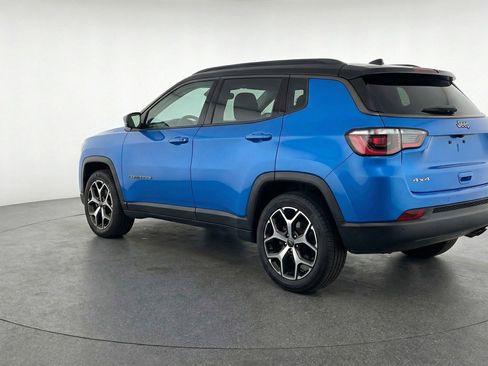 Used 2025 Jeep Compass Limited AWD/4WD image 5