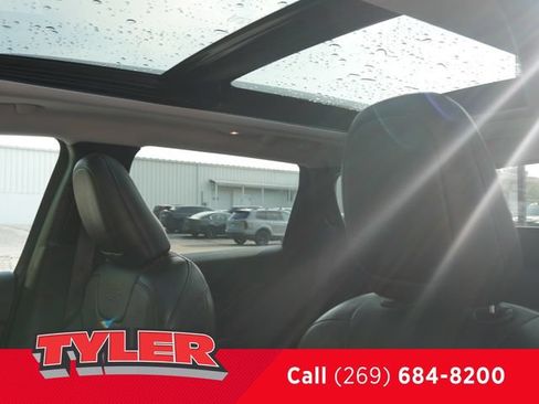 Used 2021 Jeep Cherokee Limited AWD/4WD image 36