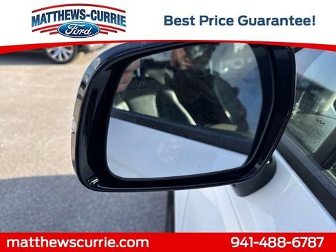 Used 2025 Kia Carnival FWD image 8