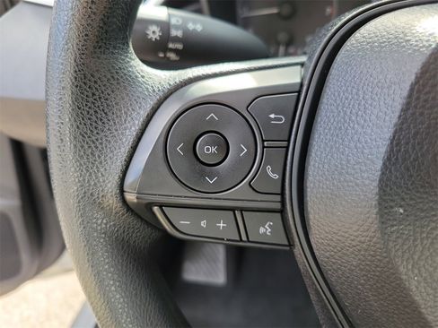 Used 2025 Toyota Corolla LE image 19