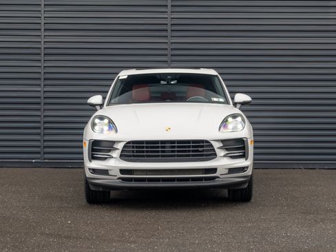 Certified 2021 Porsche Macan image 11