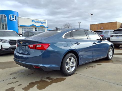 Used 2024 Chevrolet Malibu LS w/ Driver Confidence Package image 2
