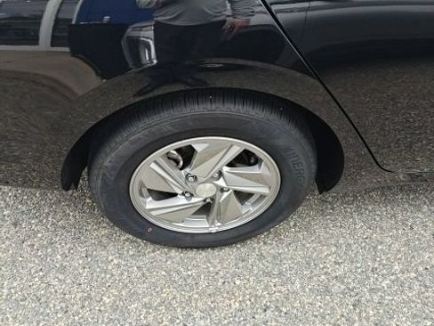 Certified 2026 Hyundai Elantra SE FWD image 11