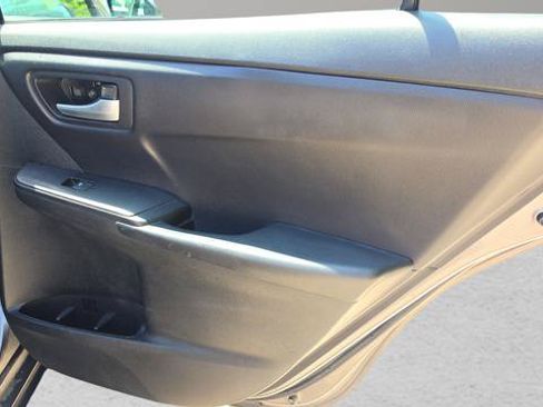 Used 2017 Toyota Camry SE FWD image 29