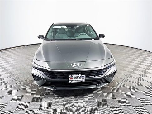 New 2025 Hyundai Elantra SEL image 10