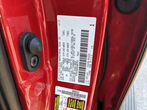 Used 2024 Toyota Tundra Platinum image 40