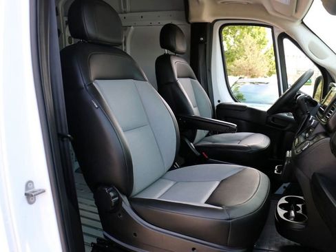 Used 2024 RAM ProMaster 2500 w/ Convenience Group FWD image 16