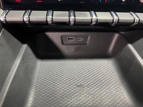 Used 2025 GMC Terrain Elevation image 30