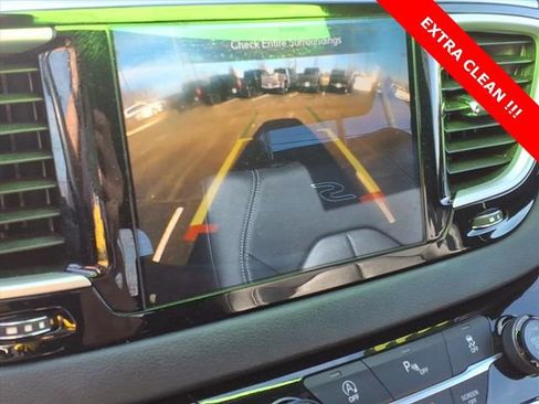 Certified 2020 Chrysler Pacifica Touring-L image 19