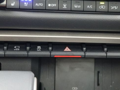 Used 2025 Toyota Sequoia Limited image 25