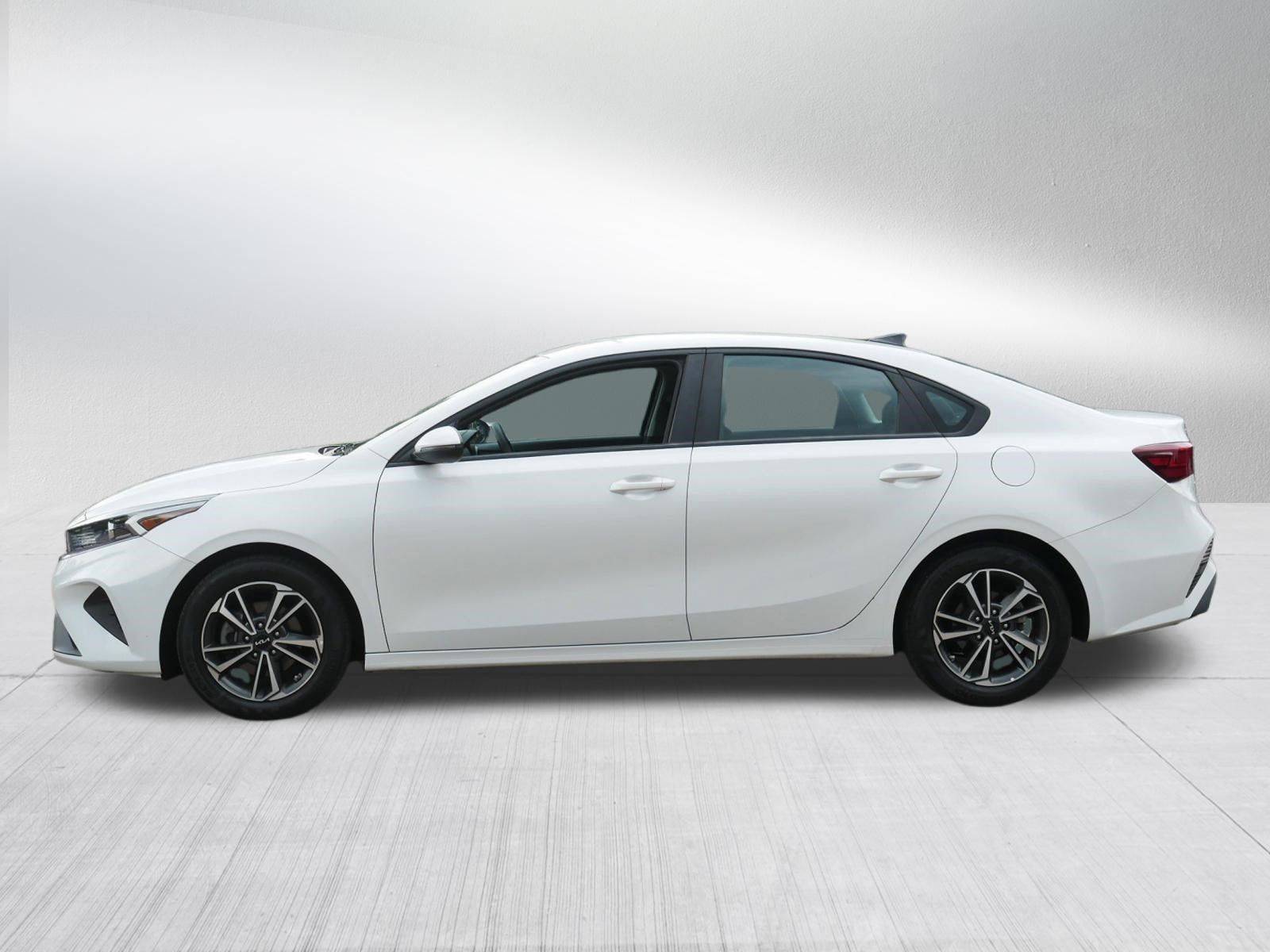 Certified 2023 Kia Forte LXS w/ LXS Technology Package FWD image 4