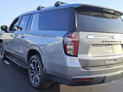 Used 2023 Chevrolet Suburban LT AWD/4WD image 4