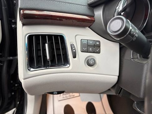 Used 2011 Cadillac CTS Luxury image 17