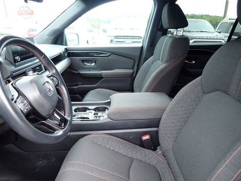 Used 2023 Honda Pilot Sport image 11