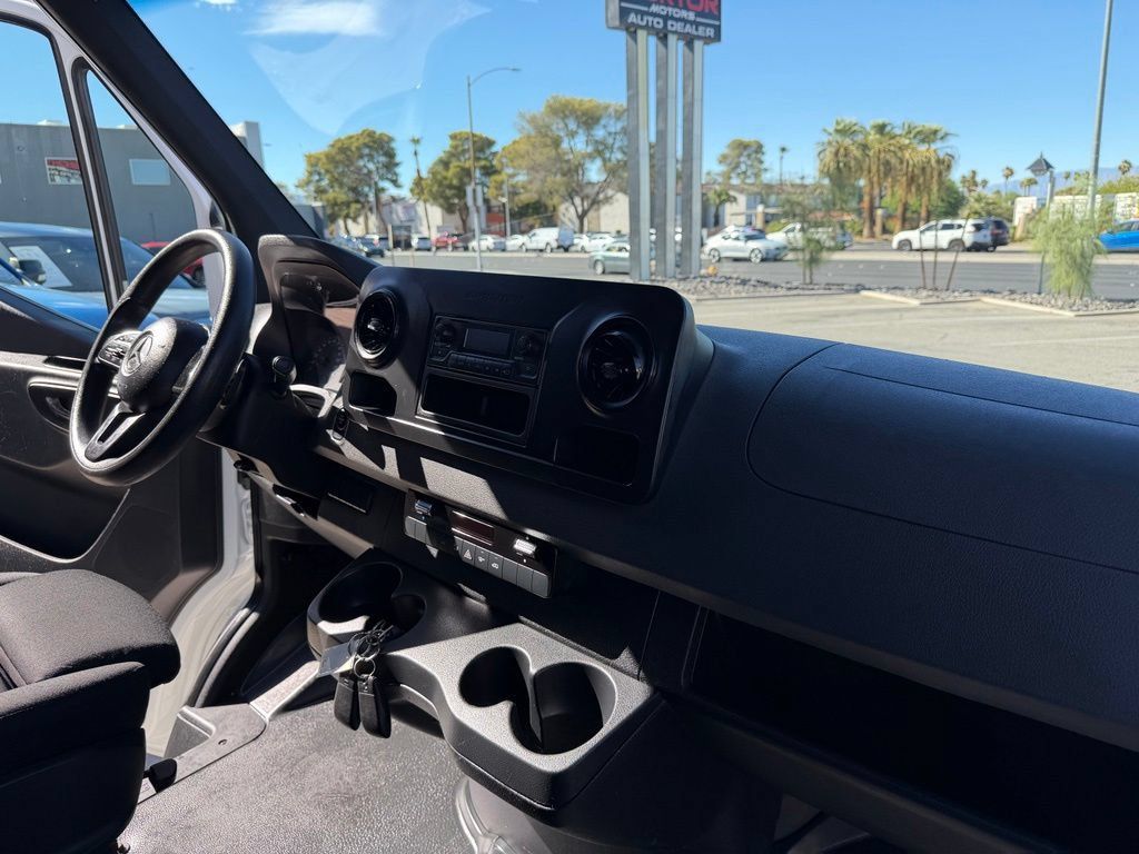 Used 2019 Mercedes-Benz Sprinter 144 image 41