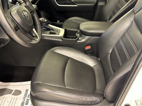 Used 2023 Toyota RAV4 XLE Premium image 20