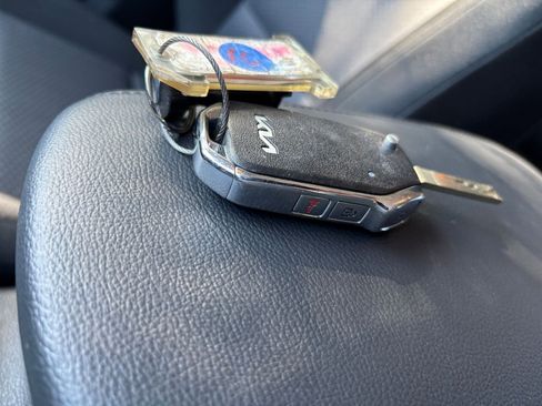 Used 2025 Kia Soul LX w/ LX Technology Package FWD image 21