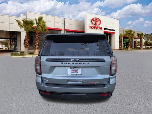 Used 2023 Chevrolet Suburban RST w/ Luxury Package image 4