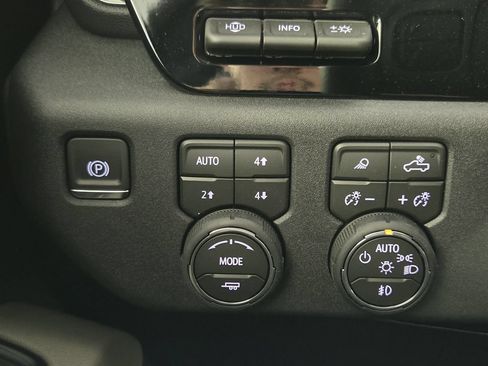 New 2026 Chevrolet Silverado 2500 ZR2 AWD/4WD image 23