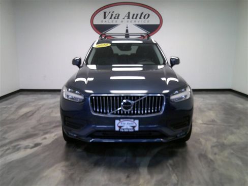 Used 2020 Volvo XC90 T6 Momentum w/ Protection Package Premier image 5