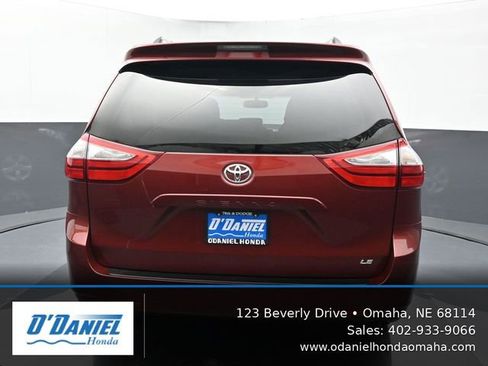 Used 2017 Toyota Sienna LE FWD image 5