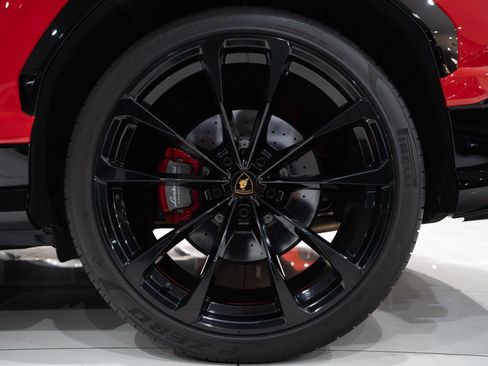Used 2022 Lamborghini Urus AWD/4WD image 65