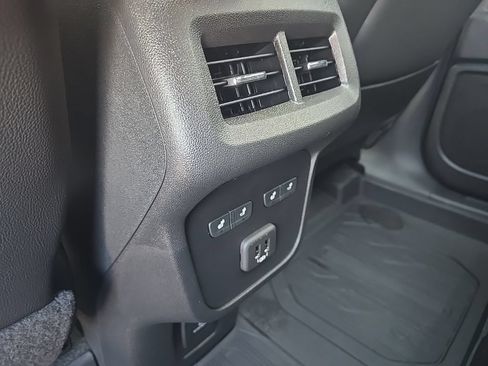 Used 2023 GMC Terrain Denali w/ Denali Premium Package AWD/4WD image 38