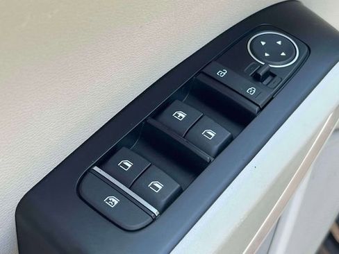 Used 2023 Kia Soul LX w/ LX Technology Package FWD image 16