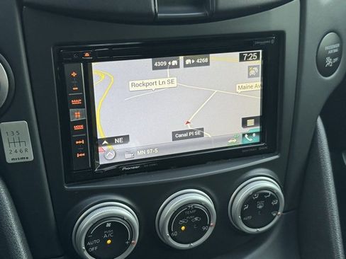 Used 2013 Nissan 370Z NISMO image 3